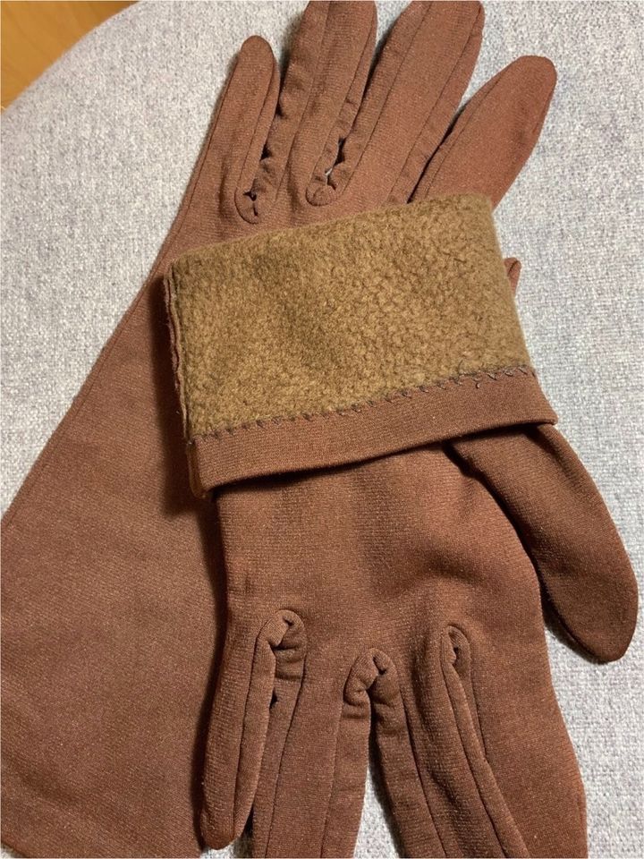 braune Damen Stoff Handschuhe, Gr. 7,5 in Hamburg