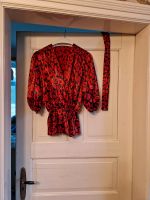 Schwarz rote Bluse Rock Shirt mit Gürtel Größe 46 Damen Niedersachsen - Visselhövede Vorschau
