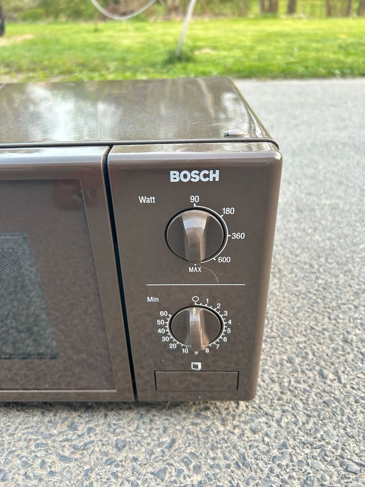 Bosch Mikrowelle, Küchengerät, Bosch, 800 Watt, Mikrowelle in Strahwalde