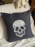 Designer Totenkopf Kissen xl schwarz hochwertig skull Gothic Bayern - Coburg Vorschau