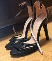 Neu Riemchen High Heels Sandaletten Gr.35 Pumps schwarz schimmer Baden-Württemberg - Ravensburg Vorschau
