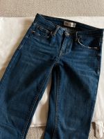 Wunderschöne neuwertige dunkelblaue Skinny Jeans von ZARA, Gr. 36 Wandsbek - Hamburg Bergstedt Vorschau