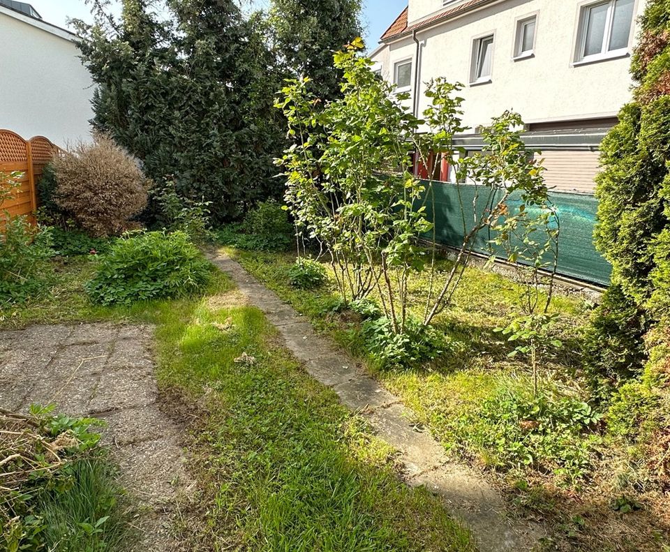 Praktisches Einfamilienhaus mit Garten und Garage in stadtnaher Lage in Pfullingen