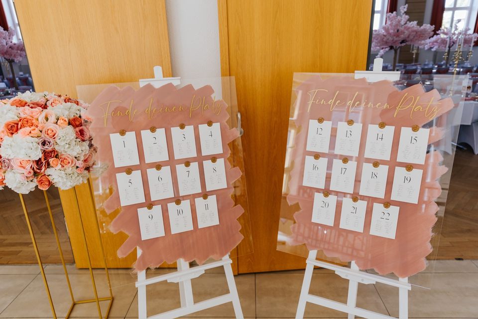 Sitzplatztafel / Willkommensschild zum mieten Hochzeit Deko in Trossingen