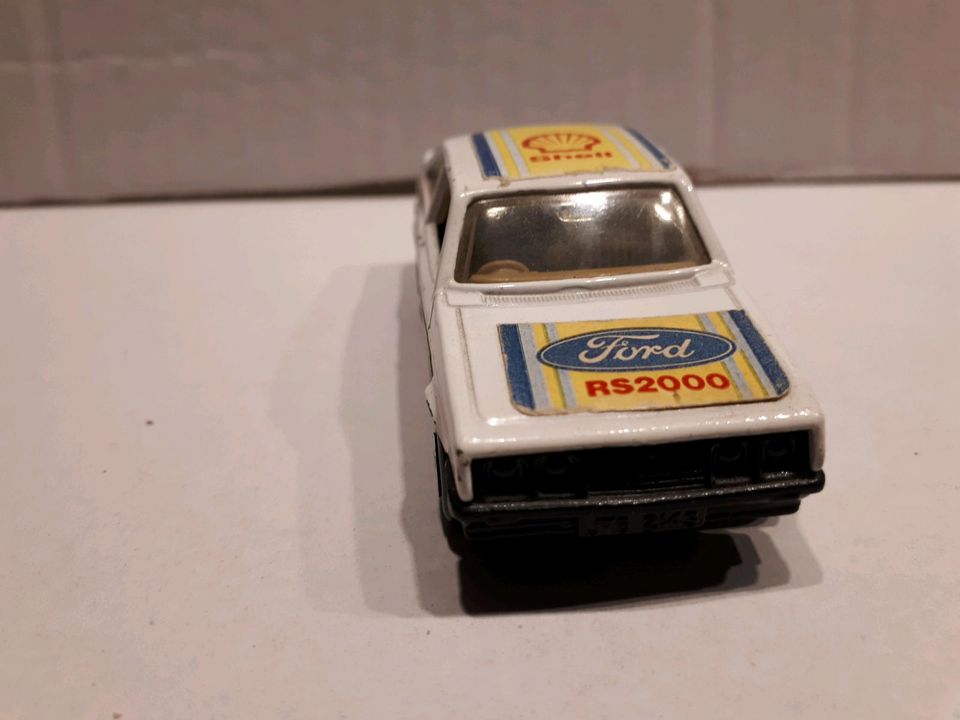 No.9 Matchbox Superfast Ford Escort RS 2000 Weiß /Dekor in Nürnberg (Mittelfr)