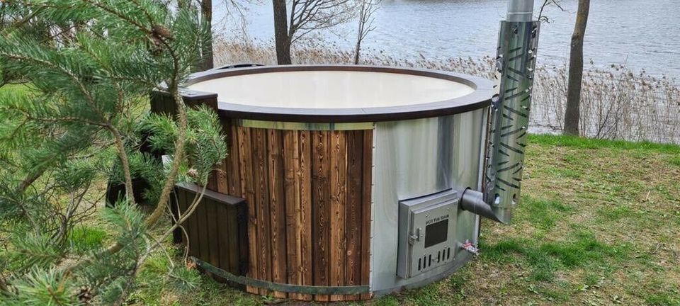 TOP❗️ Hot Tub Whirlpool Badefass Badezuber Ofen LED Massage Neu in Luckenwalde