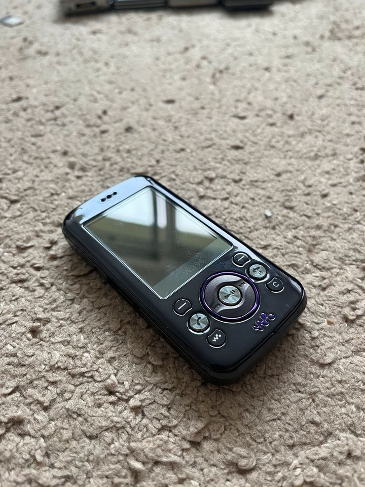 Sony Ericsson W395 - schwarz - funktionsfähig in Leipzig