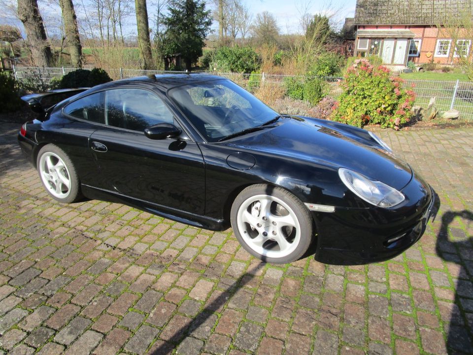 Porsche 911 996 Carrera 4 mit GT3 Optik werksseitig in Dannenberg (Elbe)