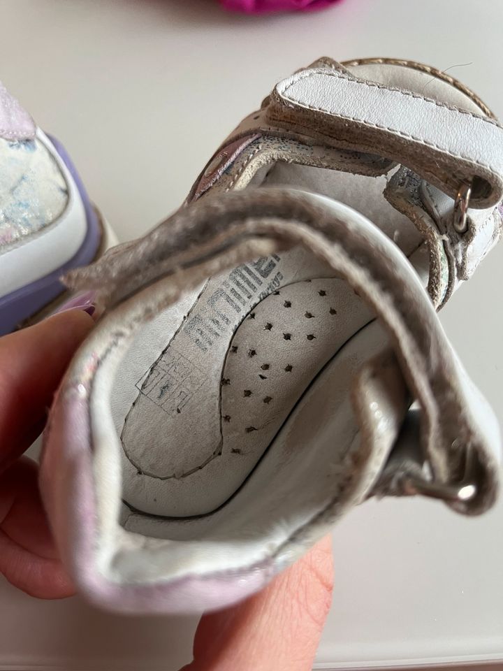 Sandalen Schuhe Leder gr. 19 guter gebrauchter Zustand in Garbsen