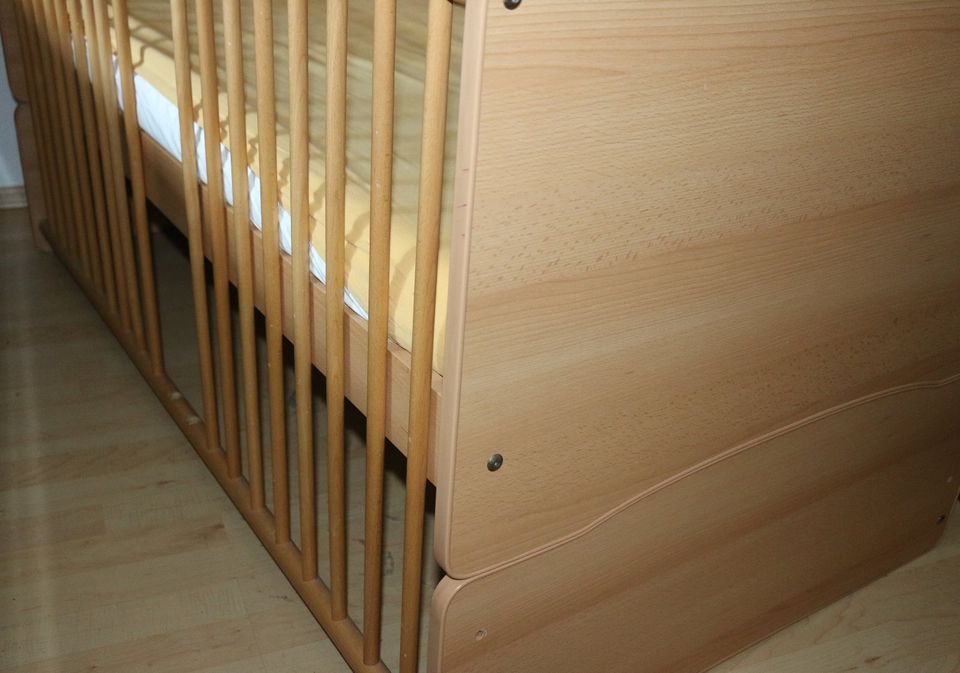 Kinderbett in Buche hohenverstellbar in Rödermark
