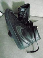 NIKE Blazer Mid 77 Sneaker Leder Schwarz Schwarz Gr.41 (26,5cm) Nordrhein-Westfalen - Ratingen Vorschau