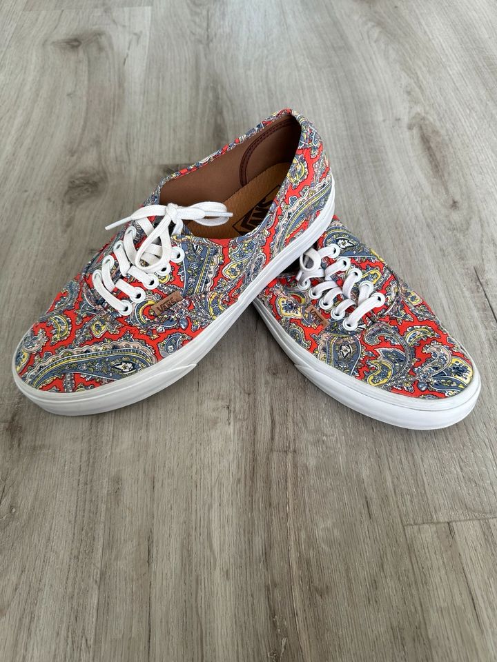 Vans Paisley Authentic multi color in Hochspeyer
