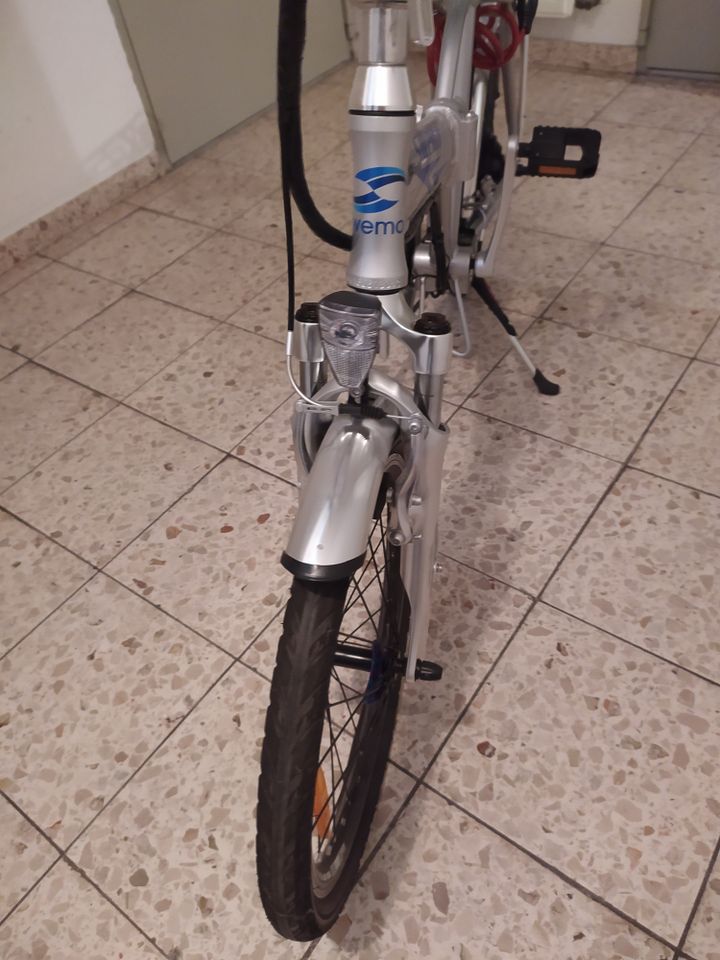 Elektro-Klapprad 20" Silber in Mönchengladbach