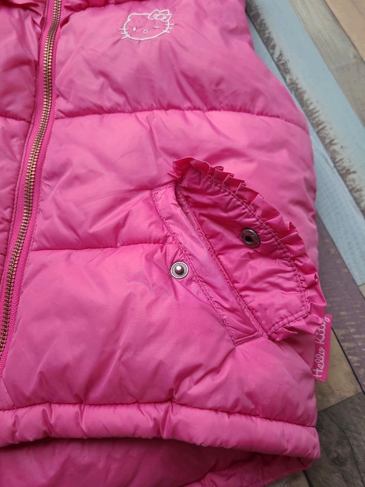 H&M Hello Kitty Weste Jacke ohne Ärmel dick Mädchen Kind rosa 122 in Erlangen