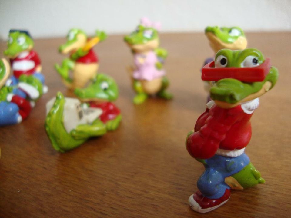 10 Ü-Ei Figuren Crazy Crocos von 1993 incl. Aufbewahrung-Vintage in Leipzig