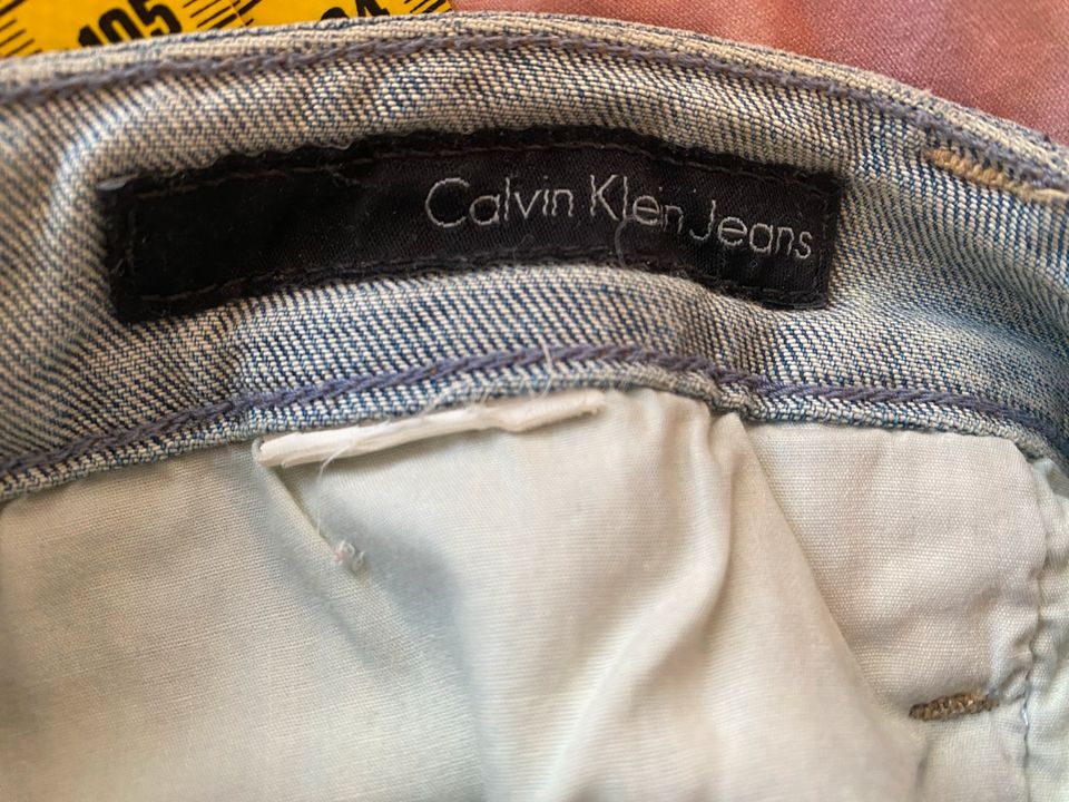 CK Calvin Klein Jeans Slim Taper Jeans 40x30 in Hamburg