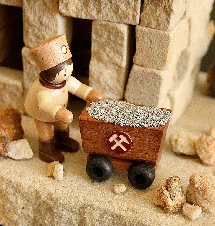 Räucherhäuser aus Sandstein mit Figuren echt Erzgebirge – Bergbau in Kesselsdorf