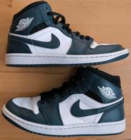 Nike Air Jordan 1 Mid Gr. 41 in dunkelblau weiß Nordrhein-Westfalen - Höxter Vorschau