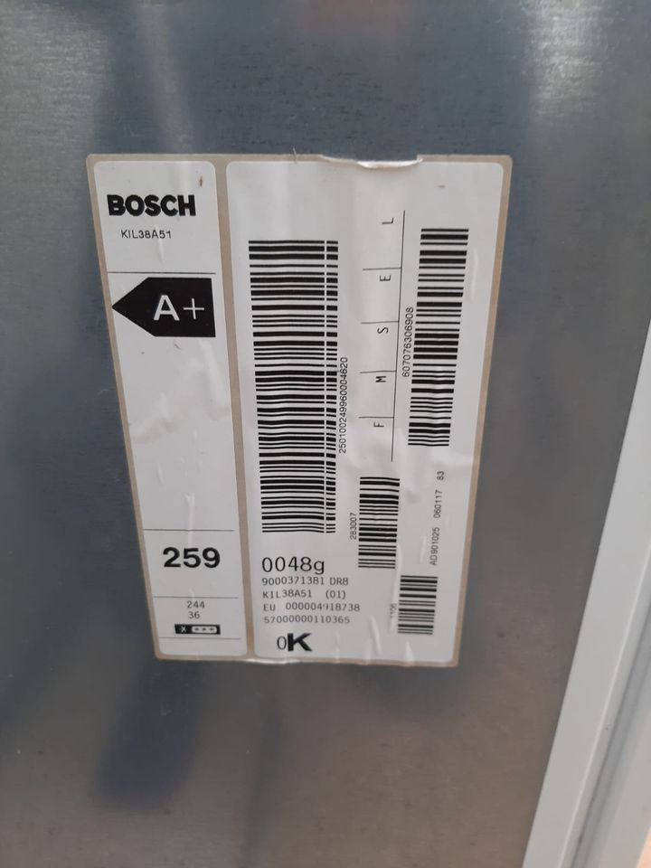 Kühlschrank mit Gefrierfach BOSCH Einbau IKEA in Hamburg