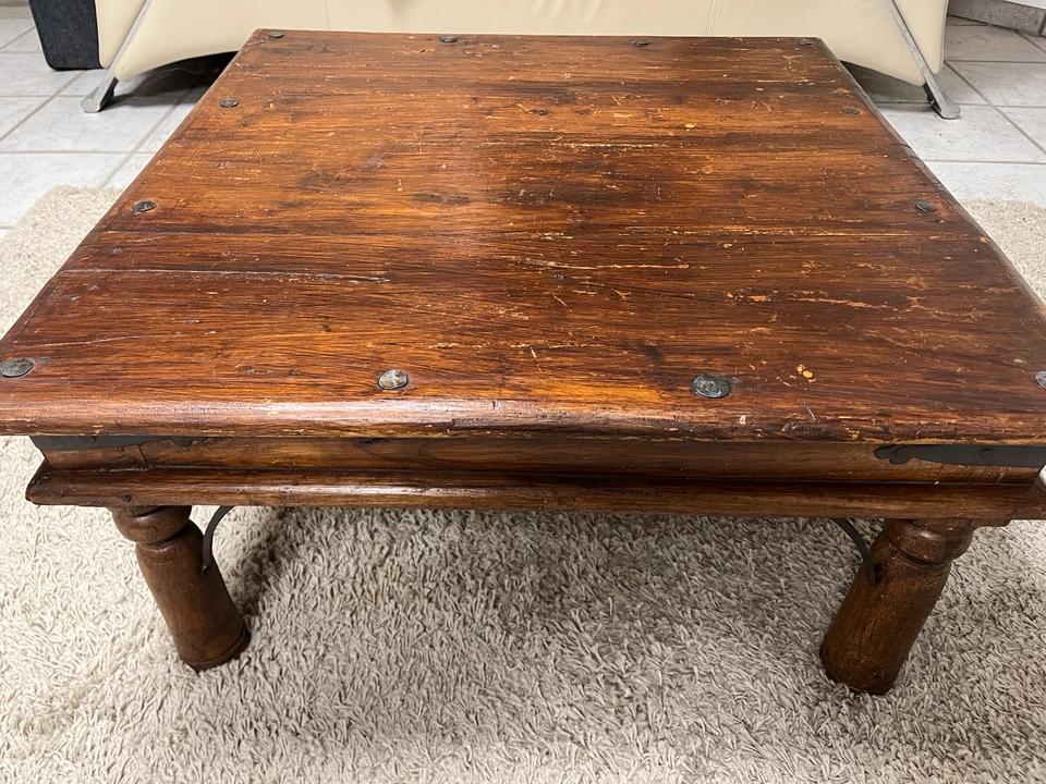 Kolonialstil Tisch Couchtisch Holztisch massiv 80x80 vintage in Kürten