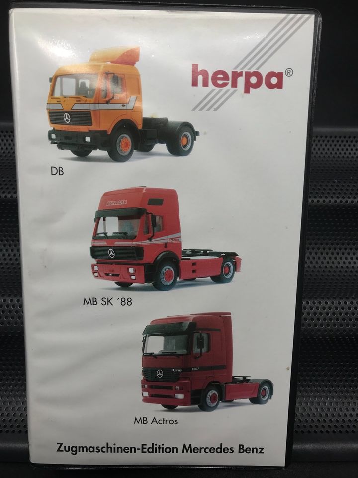 Herpa Set Mercedes Zugmaschinen OVP, neuwertig, ca. 30 Jahre alt in Wilhelmshaven