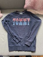 Pullover Tommy Hilfiger blau Herren S Oberteil Sweatshirt Pulli Niedersachsen - Braunschweig Vorschau