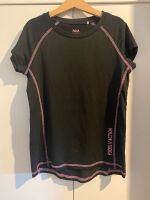 Yigga Sportshirt schwarz Größe 134-140 top Zustand Hessen - Laubach Vorschau