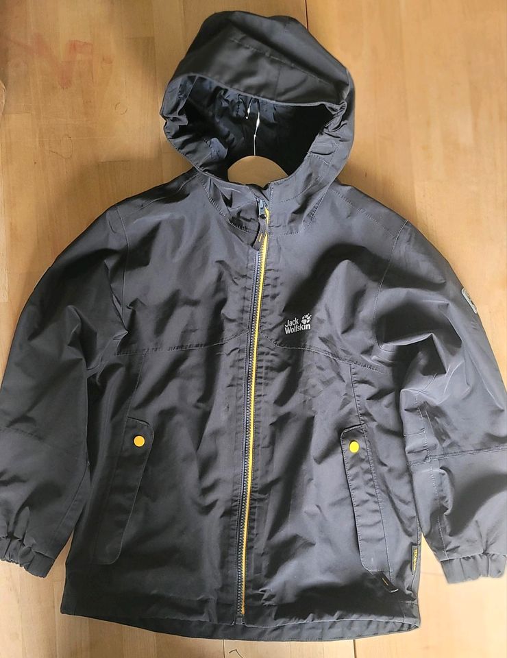 Jacke regenjacke Jack wolfskin 128 in Neuenkirchen