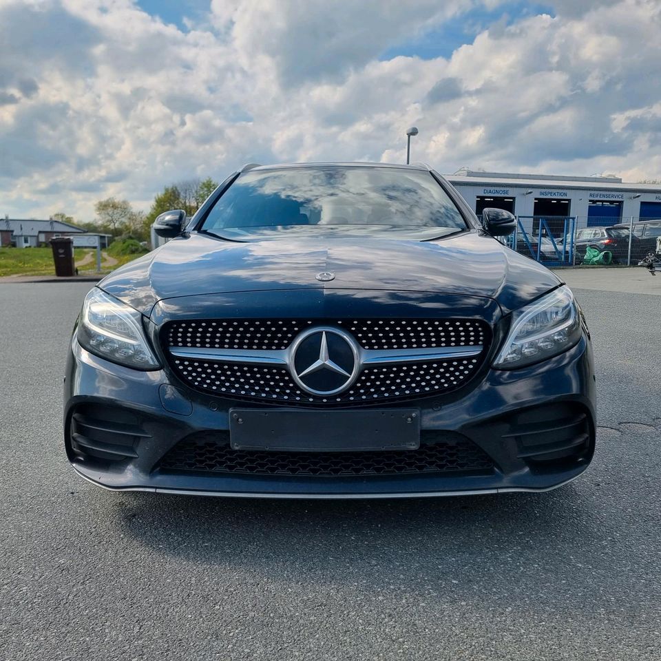 Mercedes-Benz C 220 T-Modell *1.Hand*AMG Line*LED*Rückfahrkamera* in Nübbel