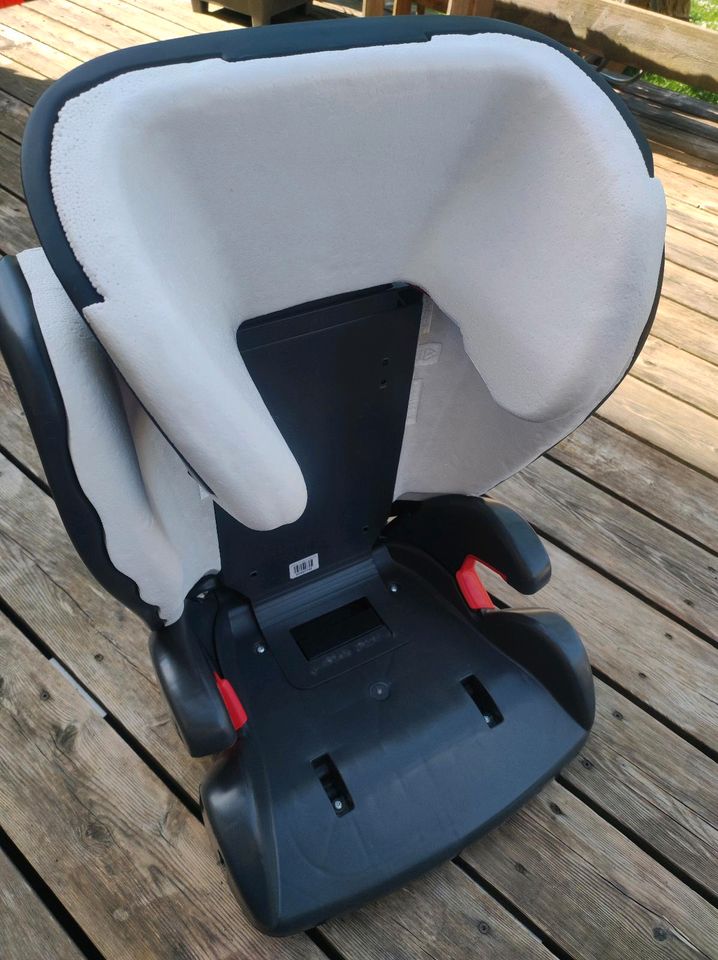 Britax Römer KIDFIX, 15-36 kg, blau grau in Braunweiler