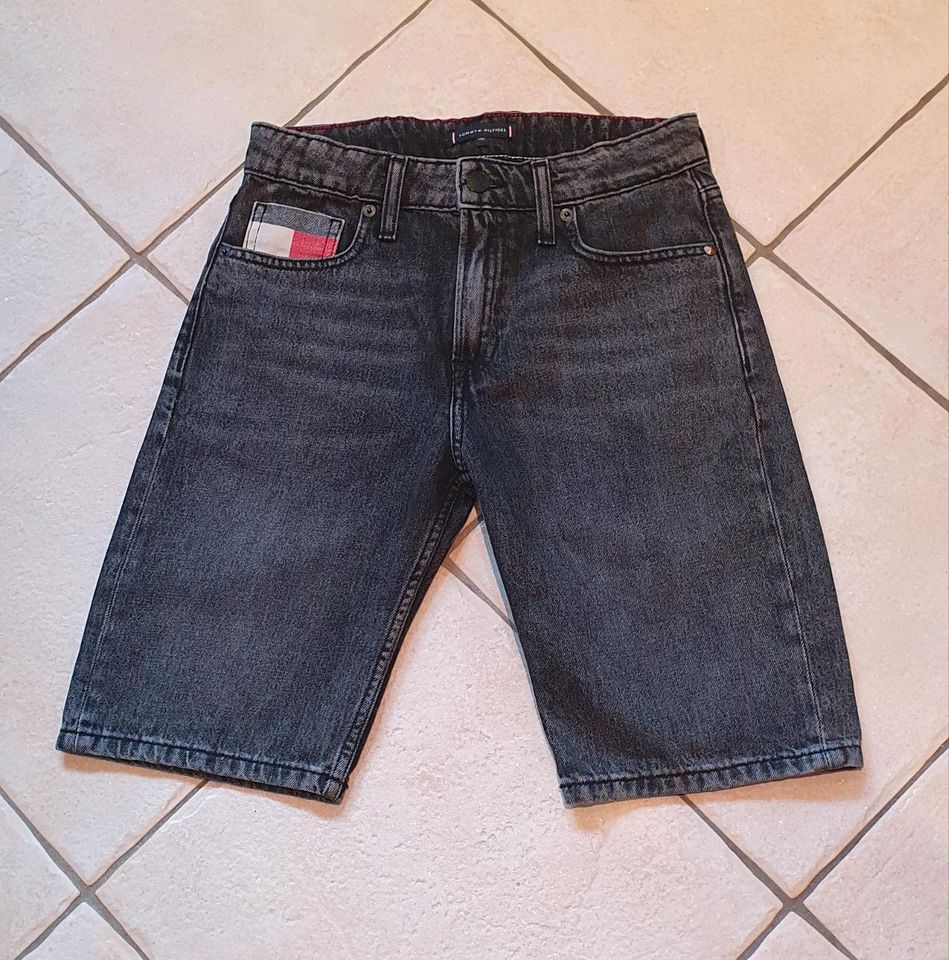 ⭐️ Tommy Hilfiger kurze Hose Shorts Jeans 152 wie NEU ⭐️ in Bottrop