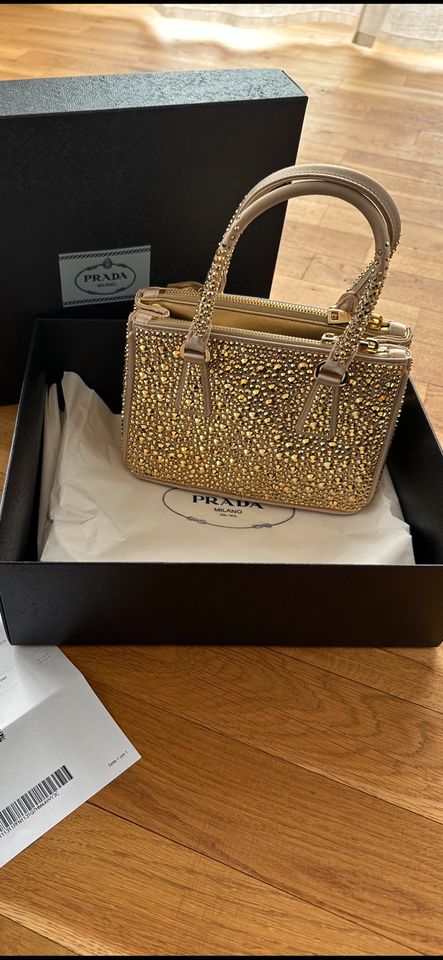 Prada Handtasche Neu 3.800 Euro in Rheinbach