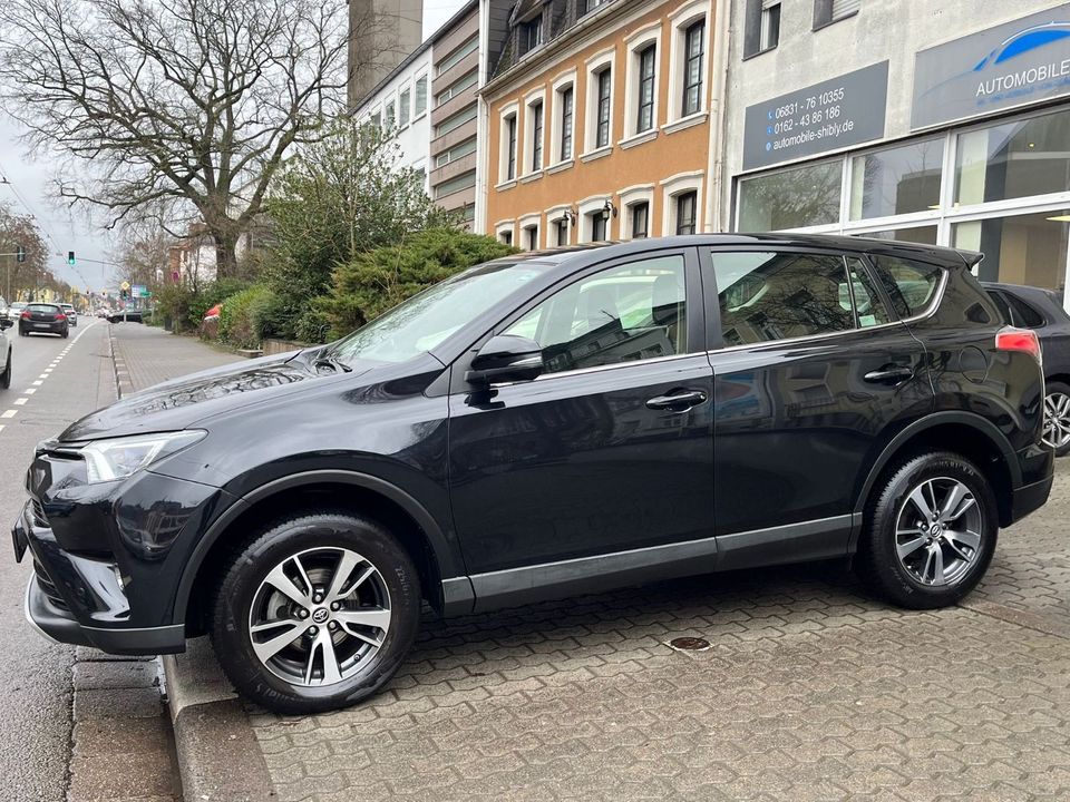 Toyota RAV 4 2,0 AWD Automatik, Facelift in Dillingen (Saar)