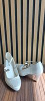 Neu! Weiße Pumps/ Hochzeitsschuhe Niedersachsen - Hessisch Oldendorf Vorschau