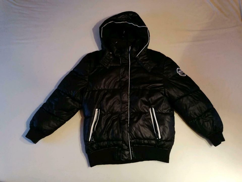 Schwarze Winterjacke Steppjacke neuwertig Größe 146/152 in Langenscheid