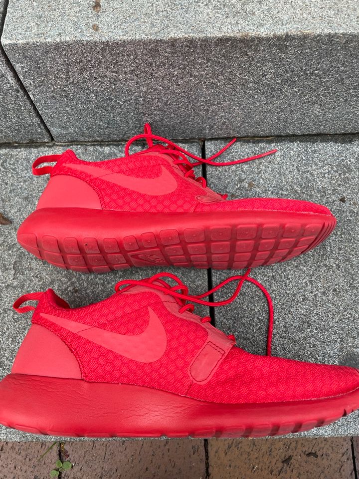 Nike Roshe Run Hyperfuse University Red 636220-660 Herren Gr. 44 in Bayern  - Erding | eBay Kleinanzeigen ist jetzt Kleinanzeigen