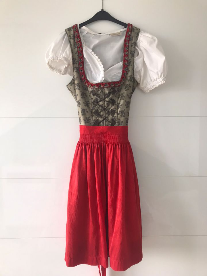 Landhaus Kinder Dirndl mit Bluse in Kaufbeuren