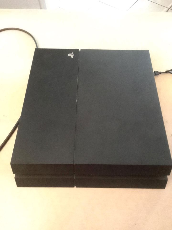 Playstation 4 mit Controller, 1 TB Speicher in Grevenbroich