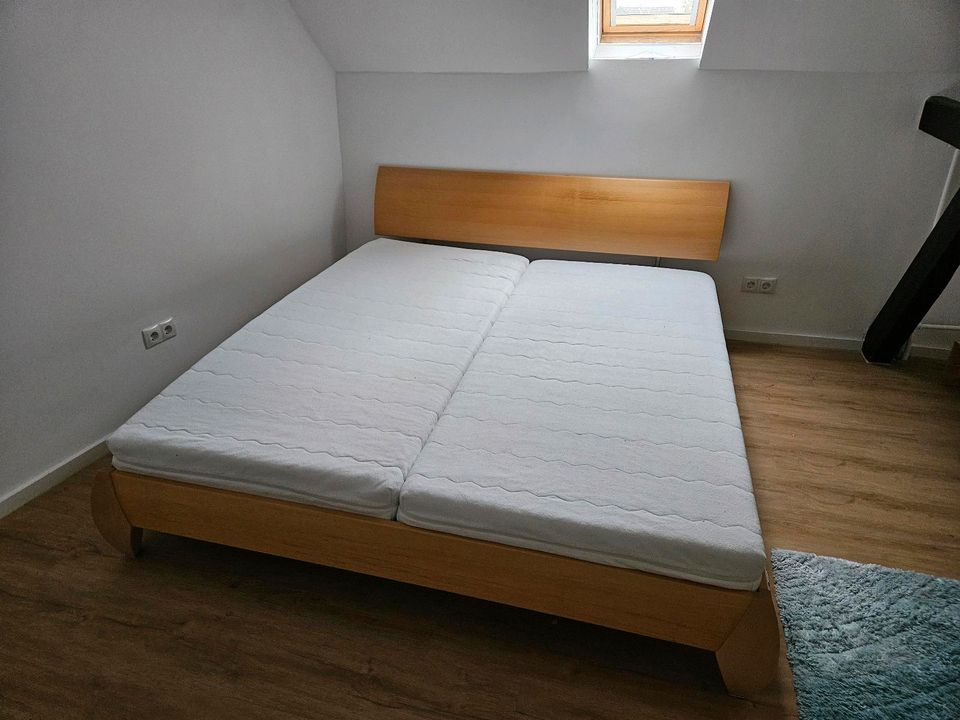 Doppel Bett 180 x 200 cm in Bornheim