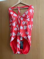 Bikinis Badeanzug Schwimmanzug NEU Grösse 54, XL rot Frankfurt am Main - Bockenheim Vorschau