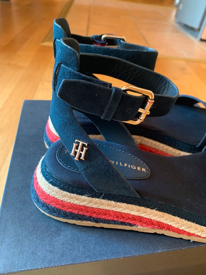 Tommy Hilfiger Sandalen Dunkelblau 38 Colored Rope Low Wedge in Lüchow