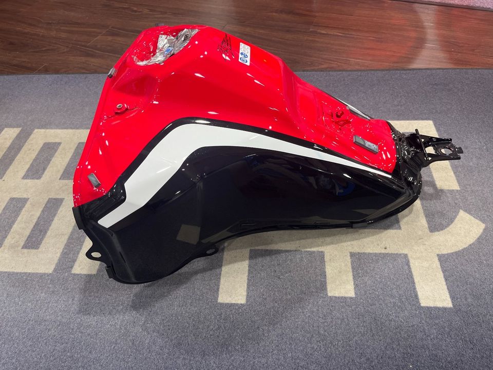 Tank gebraucht Honda CRF1100AL Africa Twin 2022 in Neustadt a.d.Donau