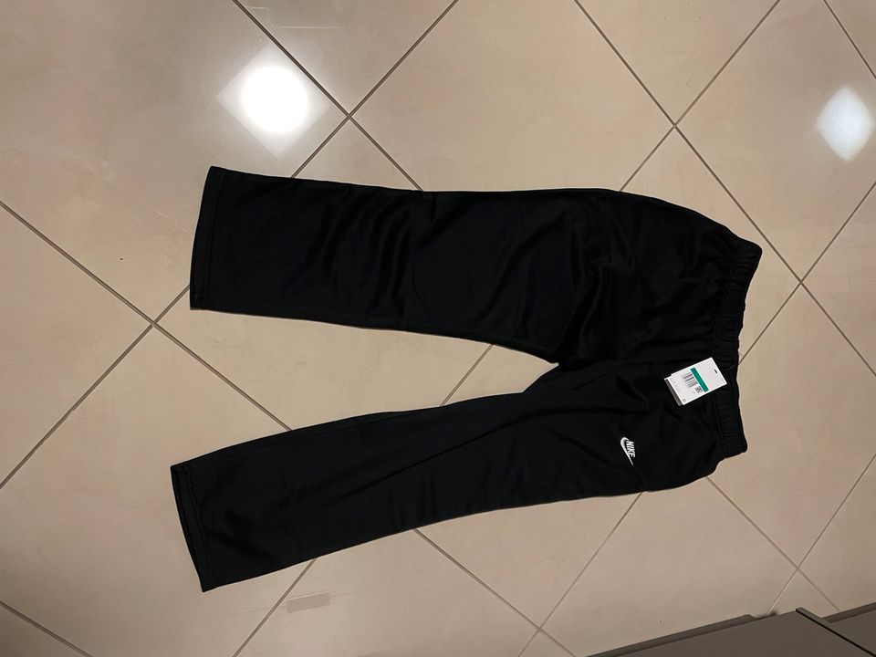 Herren Jogginghose Nike Neu mit Etikett. Große XL 176/180 in Bochum