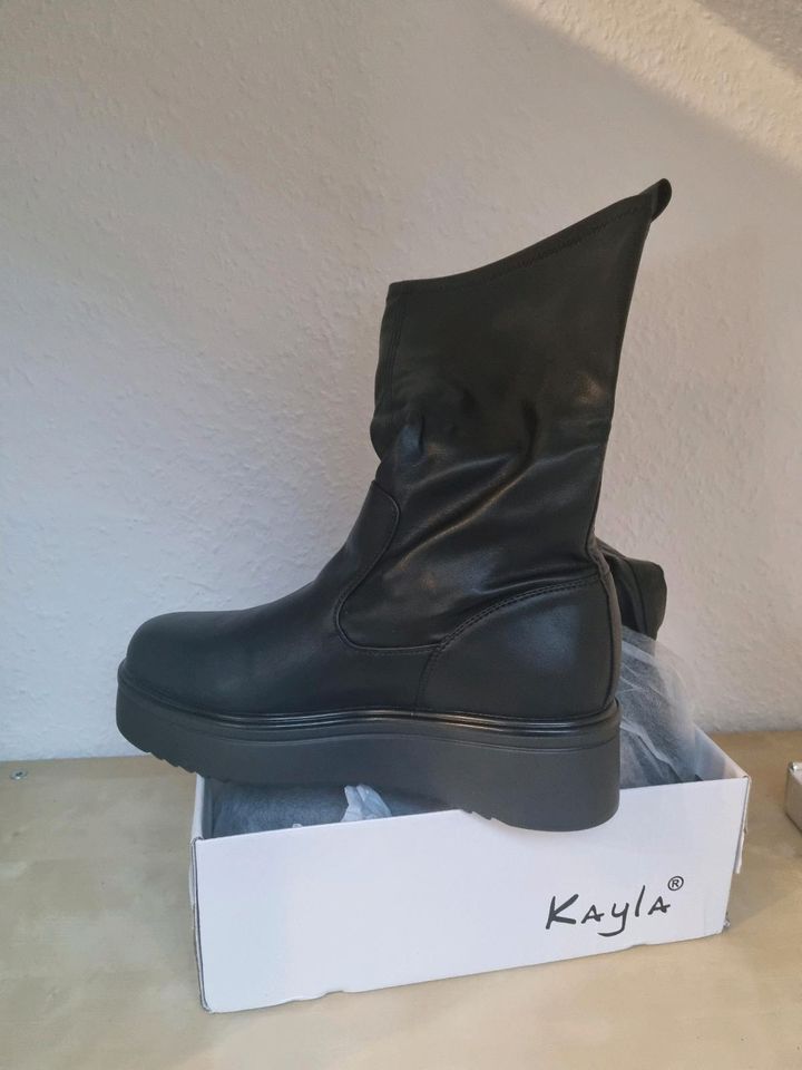 Neue Plateau-Boots Plattform-Stiefel Blockabsatz ungefüttert in Nürtingen