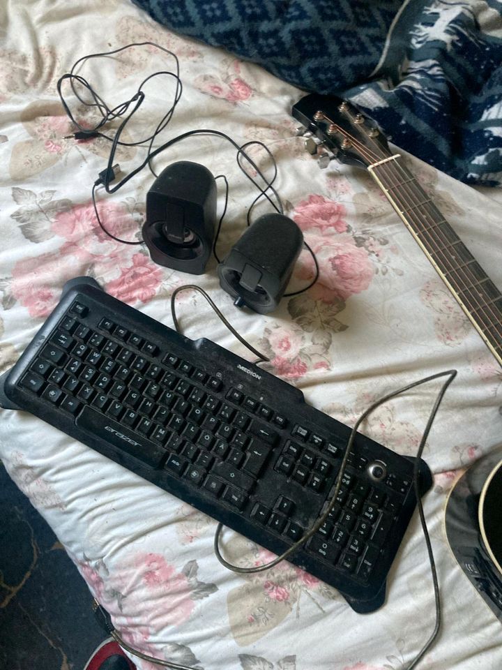 Tastatur und PC Lautsprecher in Herne