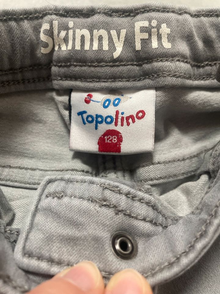 Topolino Skinny fit Jeans grau Gr 128 in Östringen