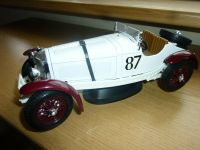 Modell Burago   Mercedes-Benz SSKL "CARACCIOLA" "1931" (weiß/rot) Bayern - Üchtelhausen Vorschau