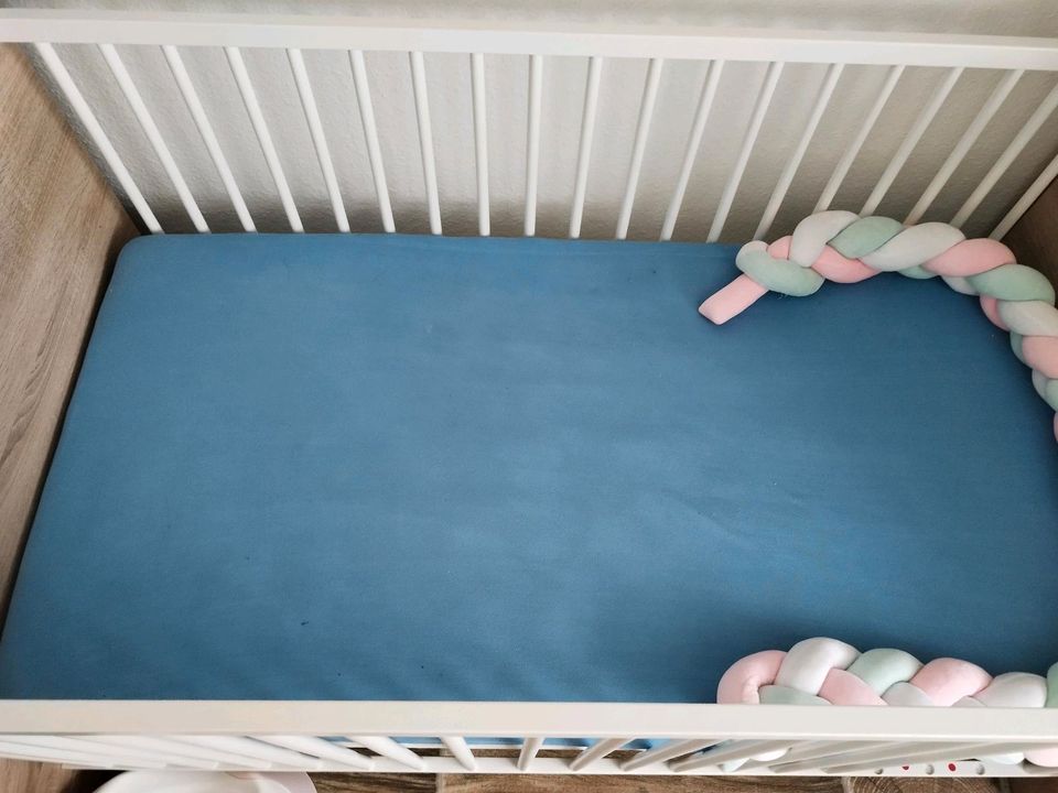 Babybett mit Matratze in Meßstetten