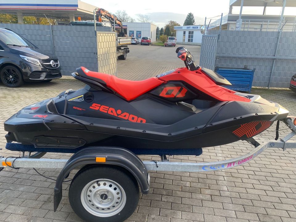 Seadoo Spark Trixx 2 2019 90 PS + Trailer 1. Hand nur 13h in Leipzig