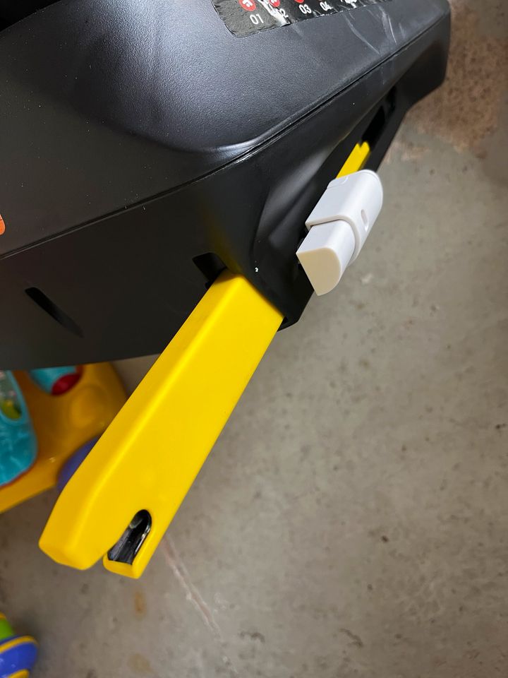 Lionelo Kindersitz 360 Grad drehbar in Merzig